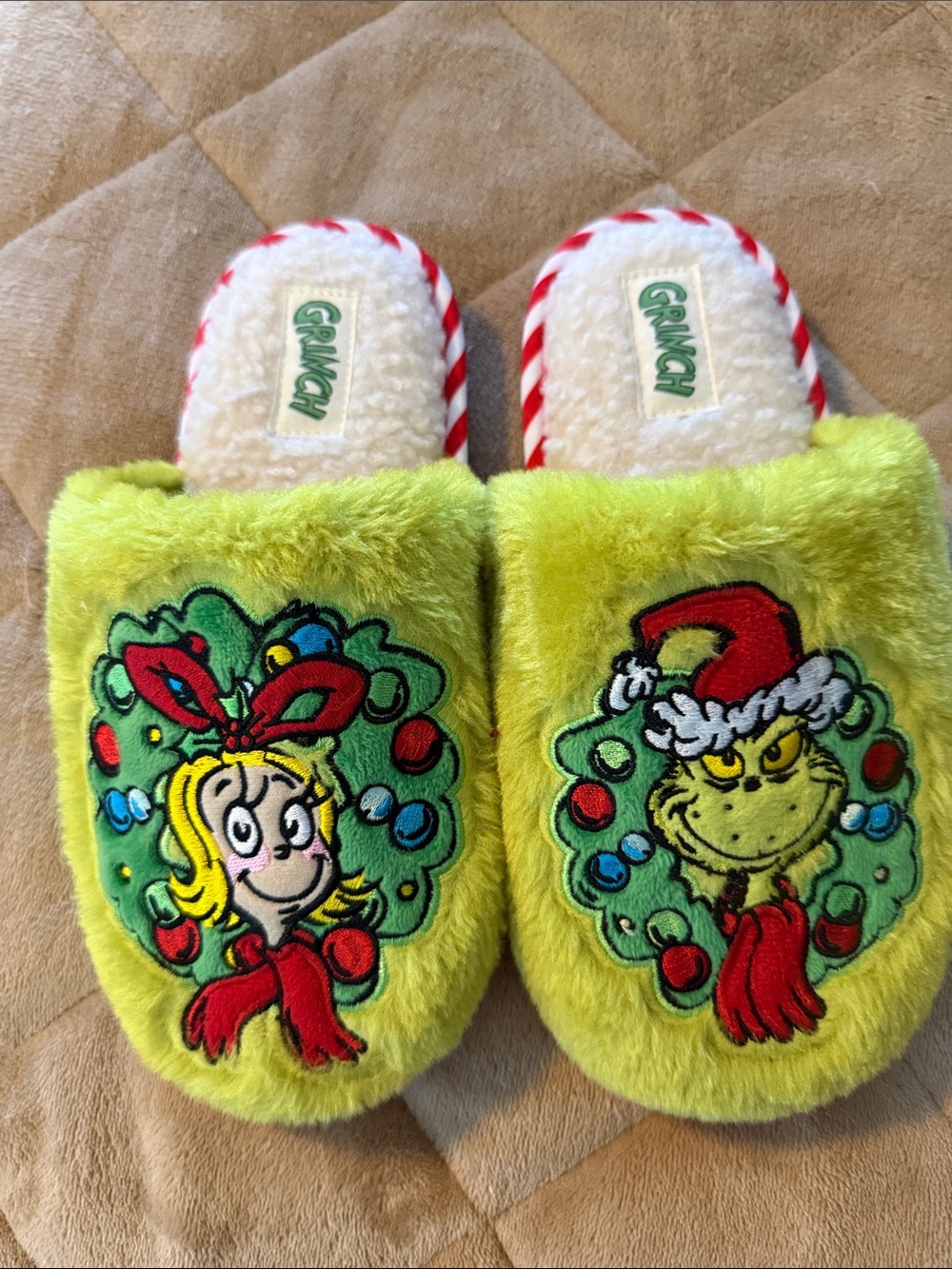 Kids Grinch Slippers, NWOT